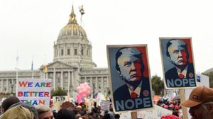 شهدت الشوارع الأمريكية خروج الملايين احتجاجا على تولي ترامب- أ ف ب 