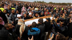 صورة لتشييع جنازة الشهيد من النقب المحتل- أ ف ب 