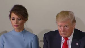 ترامب وميلانيا ظهر التجهم على وجههما خلال حفل عشاء ليلة التنصيب- يوتيوب