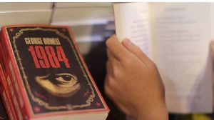 الغارديان: زيادة الطلب على رواية حورج أورويل "1984" بعد تصريحات كونوي- أرشيفية