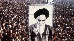 فريدمان: يجب دعم الشباب السعودي والإيراني لدفن عام 1979- أ ف ب