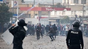شهدت مدن تونسية منذ الاثنين الماضي احتجاجات منددة بغلاء الأسعار في البلاد- جيتي 