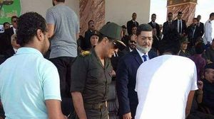 أحمد رزق يجسد دور مرسي وأحمد السقا يلعب دور السيسي في الفيلم- تويتر