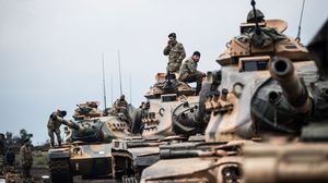 ناشطون سوريون قالوا إن الجيش التركي وقوات المعارضة المسلحة سيطرت على مواقع في محيط عفرين- جيتي