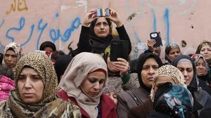الصحيفة: الشباب الفلسطيني بالضفة الغربية يقاوم الاحتلال بالإنترنت- جيتي 