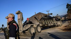 وصول قافلة تعزيزات من عربات عسكرية مدرعة إلى ولاية هطاي التركية الحدودية مع سوريا- جيتي