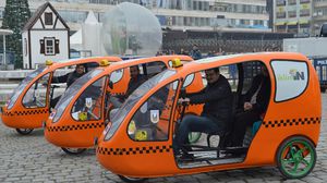 مدينة تركية تطلق خدمة التنقل المجاني بواسطة "تاكسي الدراجات" الاناضول