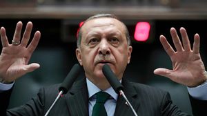 أعرب الرئيس التركي عن تفاؤله من سياسة نظيره الفرنسي إيمانويل ماكرون- جيتي