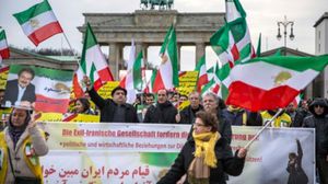 شارك المئات من الإيرانيين في برلين بمظاهرات ضد النظام الإيراني- عربي21