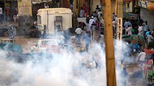 الشرطة أطلقت الغاز المسيل للدموع لتفريق المحتجين الذين خرجوا عقب صلاة الجمعة- جيتي/ أرشيفية