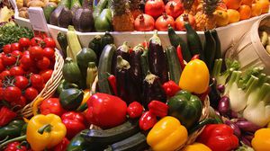 العديد من الخضروات يمكن استخدامها في تحضير عصائر وتزود الجسم بالعديد من العناصر المغذية- جيتي