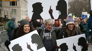 شهدت مدينة "واشنطن" مسيرة نسائية كبرى تندد بسياسات الرئيس الأمريكي دونالد ترامب - جيتي