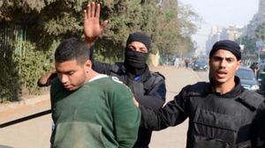 التنسيقية المصرية للحقوق والحريات رصدت تعرض 502 معتقلا للإصابة بكورونا ووفاة 11 حالة بالفيروس- مواقع التواصل