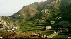 يسعى الحوثيون للسيطرة على بلدة العبيسة لتأمينها بعد سيطرة قوات الجيش الوطني على مديرية حيران القريبة 