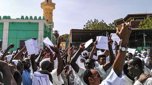 السودان يشهد منذ الشهر الماضي احتجاجات تطالب باسقاط نظام البشير- جيتي