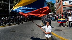 تشهد فنزويلا توترا منذ 23 كانون الثاني/ يناير الماضي، إثر إعلان زعيم المعارضة غوايدو، نفسه "رئيسا مؤقتا" للبلاد- جيتي