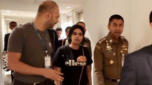 الفتاة تحصنت داخل غرفتها بمطار بانكوك ورفضت التعاطي مع سلطات المطار لحين حضور الأمم المتحدة- تويتر