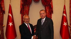التقى الرئيس التركي برئيس البرلمان التونسي راشد الغنوشي في إسطنبول