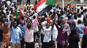الثورة السودانية أعادت الحيوية للمجتمع المدني ونشطائه (الأناضول)