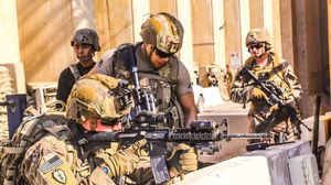عناصر من القوات الأمريكية داخل سفارتهم في بغداد- جيتي