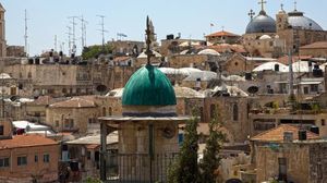 محافظ القدس: التصدعات التي تحصل بمباني حي باب السلسلة هي نتاج أعمال الحفر والتخريب التي تقوم بها الجمعيات الاستيطانية