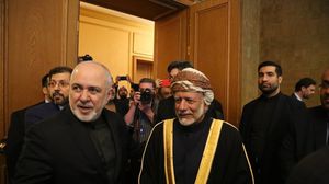 رد العديد من الناشطين بمطالبته بالتعليق على علاقات أبو ظبي مع طهران، وعقوبات مشابهة فرضت على شركات إماراتية- الخارجية العمانية