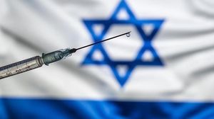 وزعت إسرائيل اللقاحات على المستوطنين اليهود في الضفة ولكن ليس على الفلسطينيين أو في قطاع غزة- الأناضول