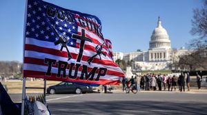 أنصار ترامب اقتحموا الكونغرس وعبثوا في محتوياته احتجاجا على فوز بايدن- جيتي