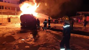 ذكرت قناة "ليبيا الأحرار" الخاصة أن الحريق اندلع خلال تفريق شاحنة محملة بالوقود لحمولتها- هيئة السلامة الوطنية