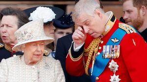 جردت الملكة الأمير أندرو من كل ألقابه العسكرية ومهامه الملكية - جيتي
