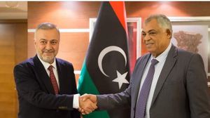 السفير التركي (يسار) التقى عددا من النواب والمسؤولين في بنغازي- الأناضول