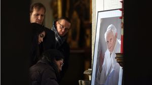 سيتم دفن البابا السابق بنديكت السادس عشر الخميس - جيتي