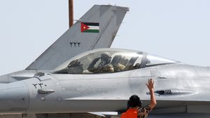طائرة أف 16 أردنية في قاعدة الأزرق الجوية شرق الأردن- سلاح الجو الأردني