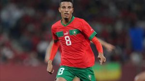 ويرتبط النجم المغربي بعقد مع نادي أنجيه حتى صيف 2026- أ ف ب