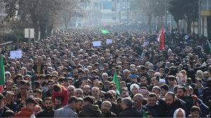  احتج عشرات الآلاف من الأتراك في مسيرة نظمتها مؤسسة "جيل القرآن" في ولاية باتامان- الأناضول