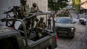 قال حاكم الولاية روبن روتشا إن سبعة من أفراد قوات الأمن قتلوا وأصيب 21 بالإضافة إلى ثمانية مدنيين- جيتي
