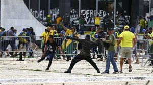 بدأت السلطات حملة اعتقالات ضد مخربي المباني الرسمية - (وكالة أنباء البرازيل)
