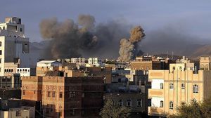 ذكرت جماعة الحوثي أن القصف الأمريكي البريطاني استهدف جبل "جدع"- جيتي