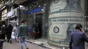 تعاني مصر من شح في الدولار الذي تصاعد سعره في السوق السوداء- الأناضول