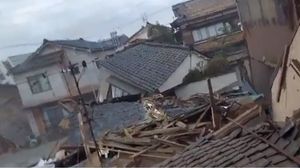 منازل تعرضت للدمار الكبير بفعل عنف الزلزال- إكس