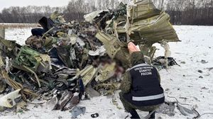الإعلام الروسي لم يبث مشاهد لتحطم الطائرة واكتفى بنشر صور ثابتة لحطام يزعم أنه من للحادثة- إكس