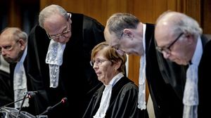 قضاة المحكمة الدولية قبل النطق بالقرار- جيتي