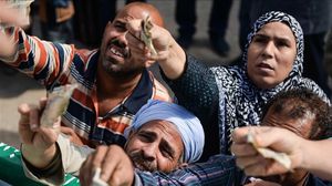 على مدار 10 أعوام عانى المصريون من تدهور غير مسبوق في الأوضاع الاقتصادية والمعيشية- الأناضول