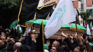 دفن الشهيد الشيخ العاروري في مقبرة الشهداء في لبنان- جيتي