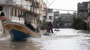 فيضانات في شوارع غزة بسبب الأمطار الغزيرة وضعف شبكة التصريف