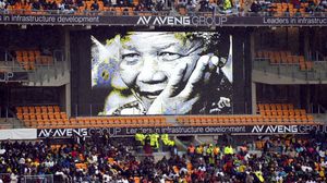 تجمع الآلاف لتأبين مانديلا في جنوب إفريقيا - ا ف ب