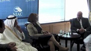 صورة مأخوذة من فيديو يظهر لقاء تركي الفيصل مع مسؤولين إسرائيليين- أرشيفية