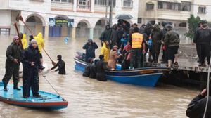 السيول تجتاح قطاع غزة وقوارب الصيد تساعد المواطنين - أرشيفية