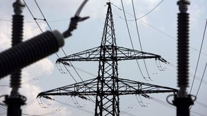 تتهم السلطات المصرية الإخوان المسلمين باستهداف محولات الكهرباء - أ ف ب