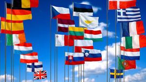 الأعلام الرسمية للدول الأعضاء بالاتحاد الأوروبي - ا ف ب